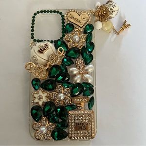 Green Stones Apple IPhone 12/12 Pro Hard Case.